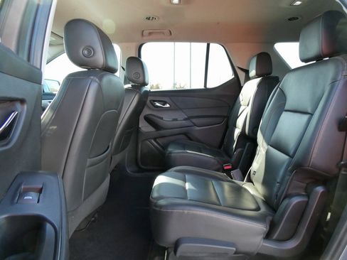 Used 2021 Chevrolet Traverse RS image 18