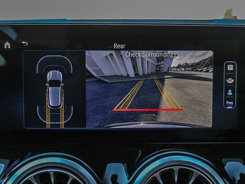 Used 2025 Mercedes-Benz GLA 250 4MATIC image 27