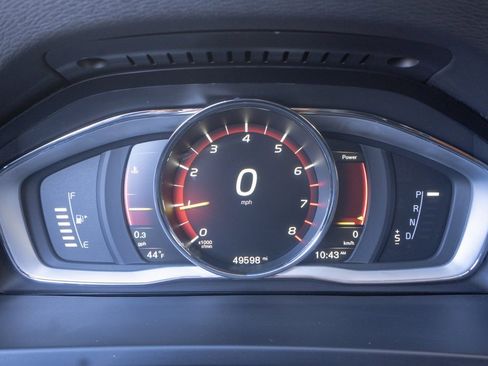 Used 2018 Volvo V60 T5 Cross Country w/ Convenience Package image 13