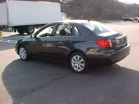 Used 2011 Subaru Impreza 2.5i image 7