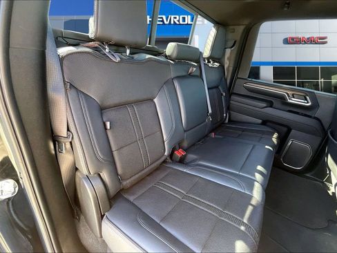 Used 2024 Chevrolet Silverado 2500 High Country w/ High Country Premium Package AWD/4WD image 26
