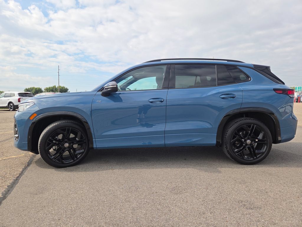 Used 2025 Volkswagen Tiguan SE R-Line AWD/4WD image 18