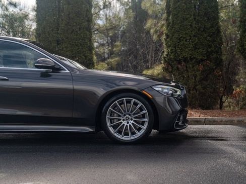 Used 2022 Mercedes-Benz S 500 S 500 w/ AMG Line Package image 12