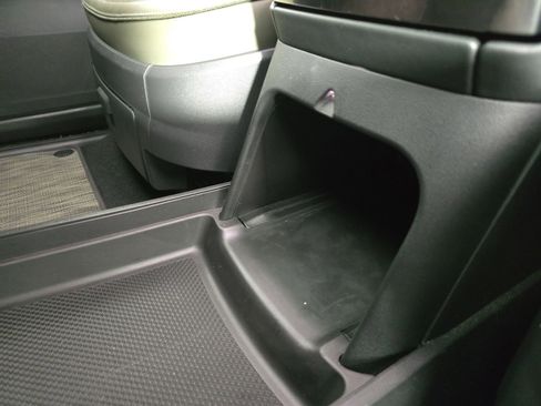 Used 2023 Rivian R1S Adventure image 33