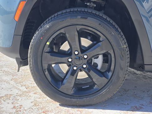 New 2026 Jeep Grand Cherokee Limited image 10