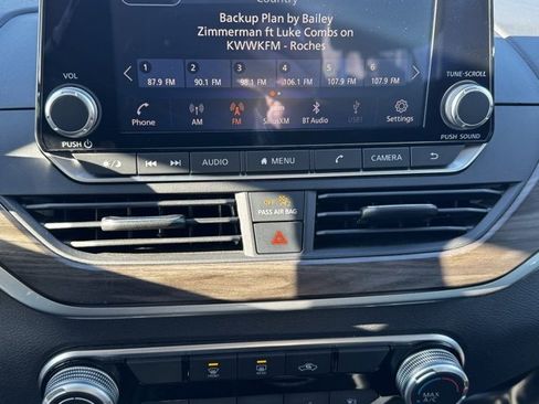 Used 2023 Nissan Altima 2.5 SV image 10