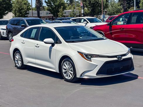 Used 2021 Toyota Corolla LE w/ LE Convenience Package FWD image 5