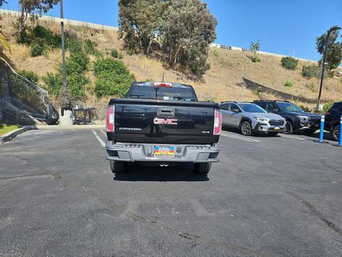 Used 2015 GMC Canyon SLE RWD image 6