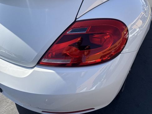 Used 2012 Volkswagen Beetle 2.0T w/ Lamp & Wheel Pkg FWD image 27