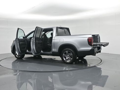 Used 2024 Honda Ridgeline TrailSport image 41