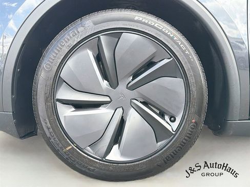 Used 2026 Tesla Model Y 2WD image 39