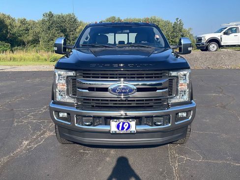 Used 2019 Ford F250 XLT w/ XLT Premium Package AWD/4WD image 8