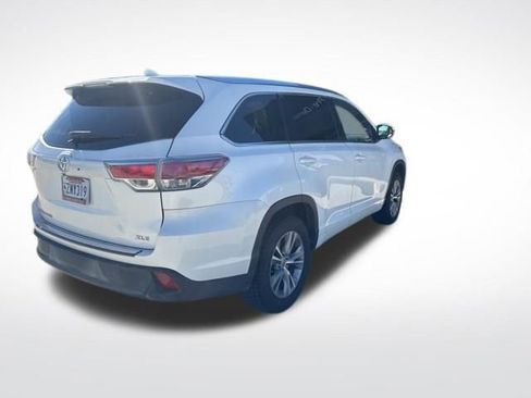 Used 2015 Toyota Highlander XLE image 6