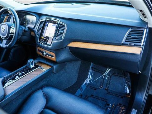 Used 2022 Volvo XC90 T8 Inscription Expression w/ Climate Package image 27