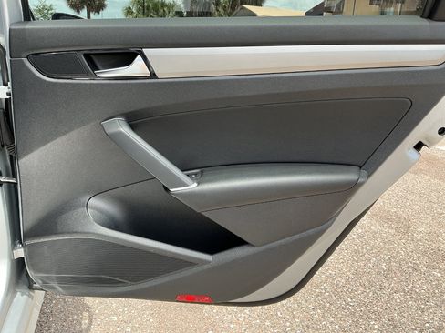 Used 2021 Volkswagen Passat 2.0T SE image 18