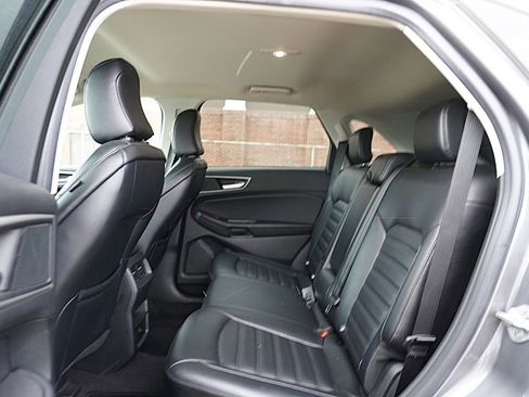 Used 2023 Ford Edge SEL image 4