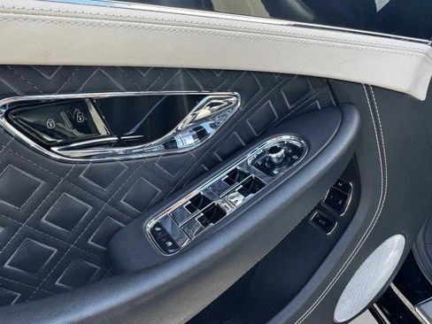 Used 2022 Bentley Continental GT image 32
