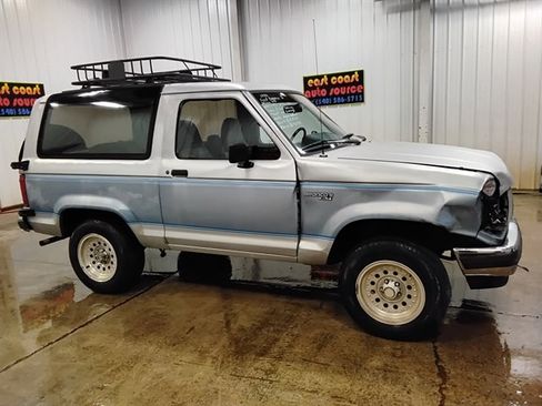 Used 1990 Ford Bronco II 4WD image 2