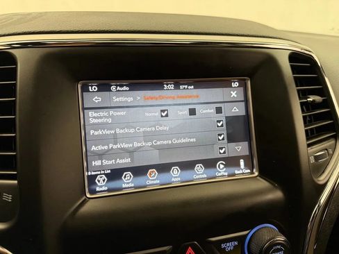 Used 2018 Jeep Grand Cherokee Limited AWD/4WD image 22