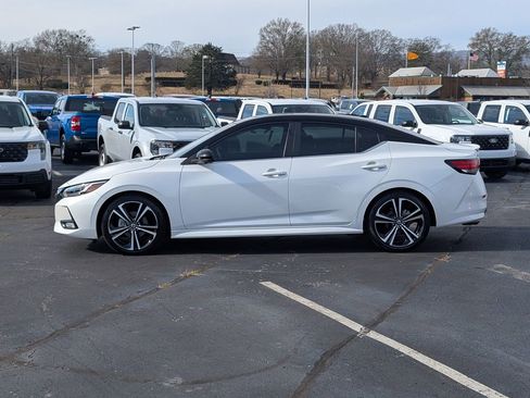 Used 2023 Nissan Sentra SR w/ SR Premium Package image 5