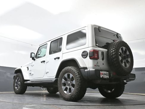 Used 2018 Jeep Wrangler Unlimited Sahara AWD/4WD image 51