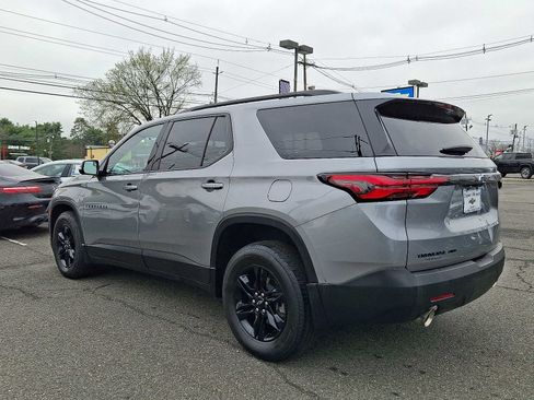 Used 2023 Chevrolet Traverse LT w/ Midnight/Sport Edition image 5