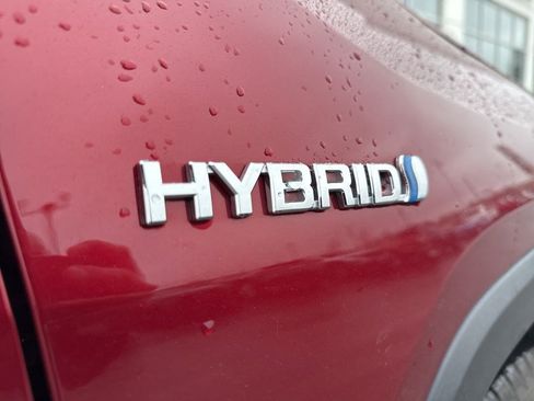 Used 2019 Toyota RAV4 LE w/ Carpet Mat Package image 5