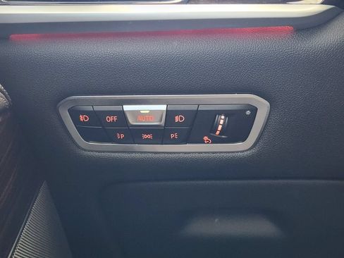 Used 2021 BMW X7 xDrive40i w/ M Sport Package AWD/4WD image 23