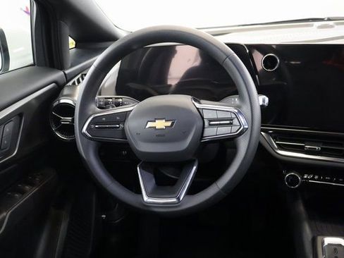 New 2026 Chevrolet Equinox EV LT image 12