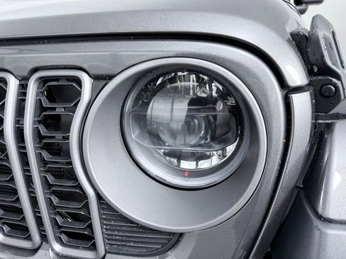 New 2026 Jeep Gladiator Sport image 18