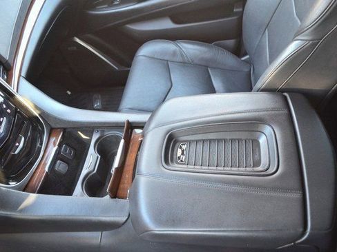 Used 2019 Cadillac Escalade Luxury image 25
