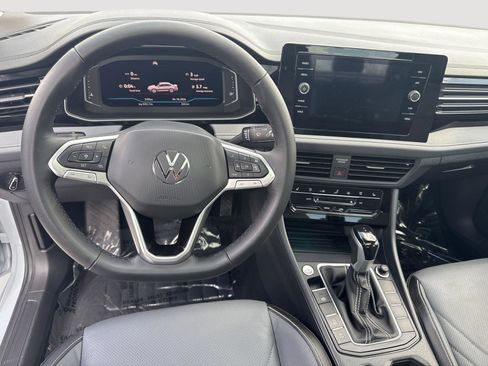 Used 2025 Volkswagen Jetta SEL FWD image 21