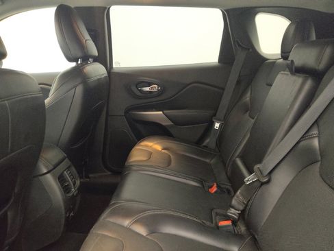 Used 2021 Jeep Cherokee Limited image 18