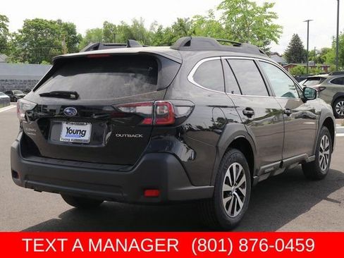 Used 2025 Subaru Outback Premium AWD/4WD image 3