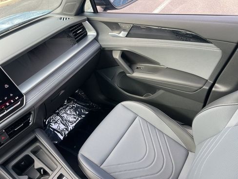 New 2026 Volkswagen Tiguan SE R-Line image 26