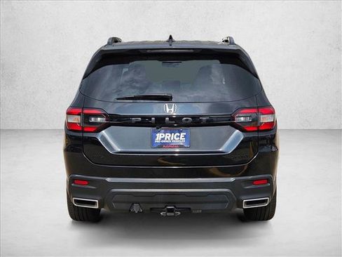 Used 2024 Honda Pilot Sport image 6