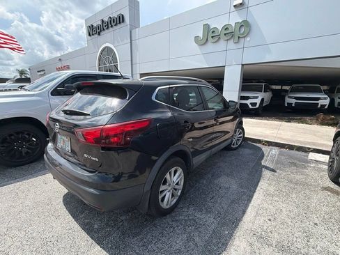 Used 2017 Nissan Rogue Sport SV AWD/4WD image 4