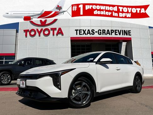 Used 2025 Kia K4 LXS image 1