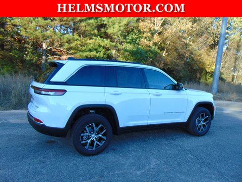 New 2025 Jeep Grand Cherokee Limited RWD image 15