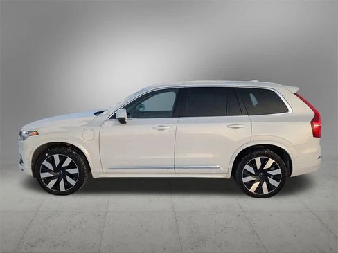 Used 2025 Volvo XC90 T8 Plus w/ Protection Package Premier image 5
