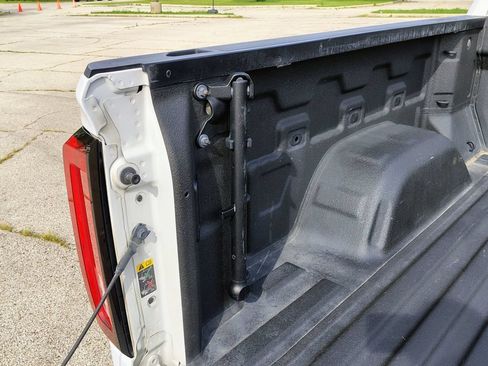 Used 2021 GMC Sierra 1500 SLT AWD/4WD image 21