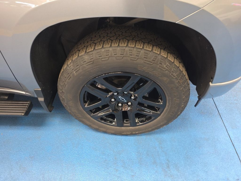 Certified 2023 Chevrolet Silverado 1500 Custom w/ LPO, Dark Essentials Package AWD/4WD image 8