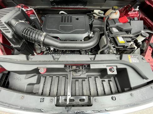 Used 2023 GMC Acadia SLT image 33