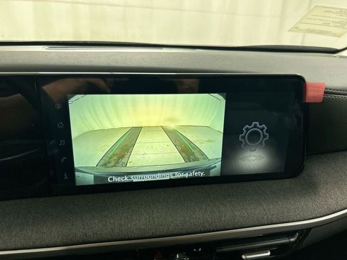 New 2025 Nissan Kicks SV w/ SV Premium Package AWD/4WD image 18