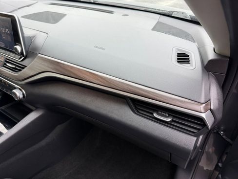 Used 2024 Nissan Altima 2.5 SV image 34