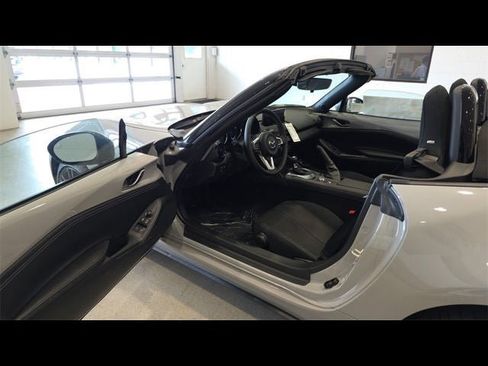 New 2025 MAZDA MX-5 Miata Club image 35