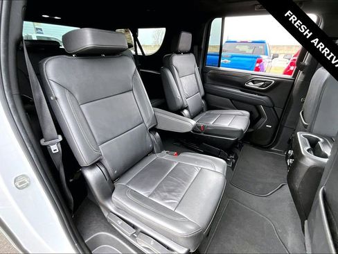 Used 2024 Chevrolet Suburban Z71 w/ Off-Road Capability Package image 24