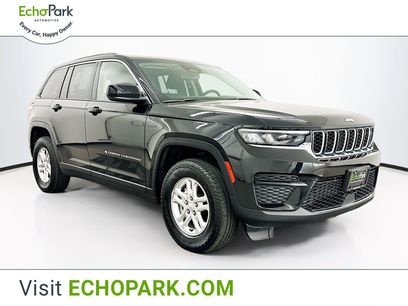 Used 2023 Jeep Grand Cherokee Laredo