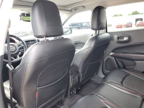 Used 2018 Jeep Compass Trailhawk w/ Navigation Group AWD/4WD image 19