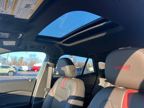 New 2026 Chevrolet Trax RS w/ Sunroof Package image 19